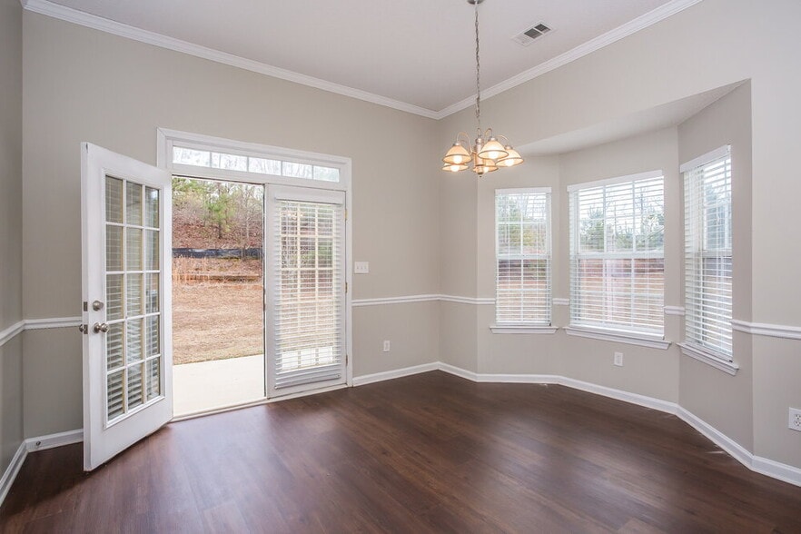 Building Photo - 743 Patriot's Point St