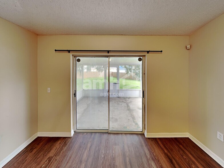 Building Photo - 7491 Volley Dr N