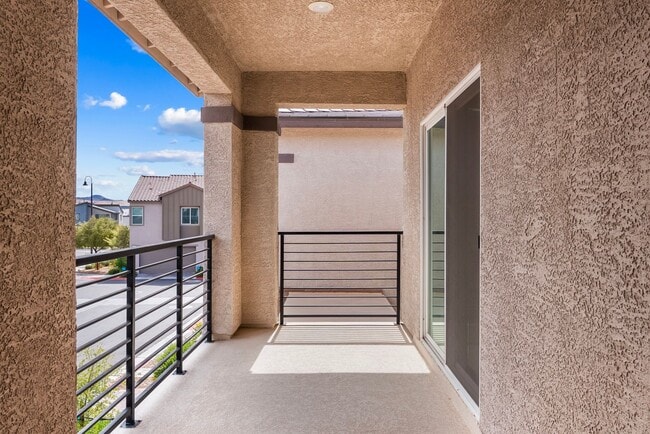 Building Photo - Beautiful 2 Story TownHome in Inspirada