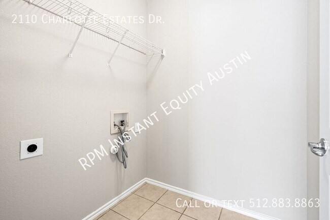 Building Photo - 2110 Charlotte Estates Dr
