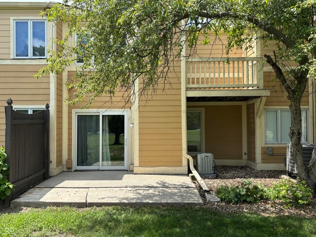 Building Photo - 665 Ironwood Dr