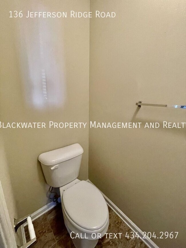 Building Photo - 136 Jefferson Ridge Rd