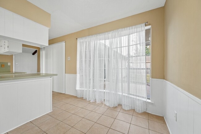 Building Photo - 9302 Claridge Dr