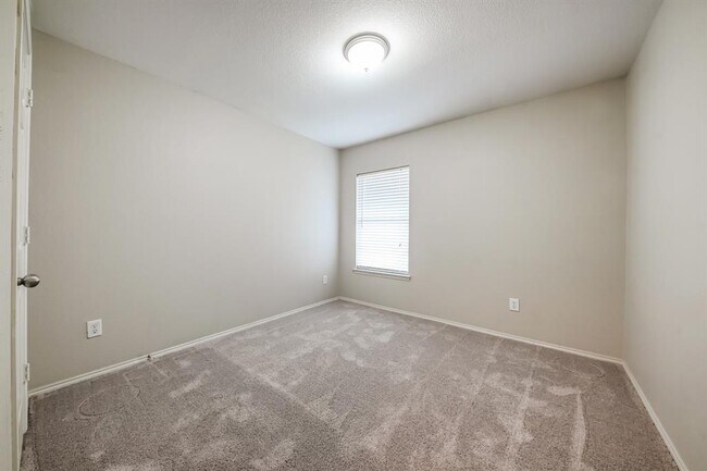 Building Photo - 424 Sweetgum Trail