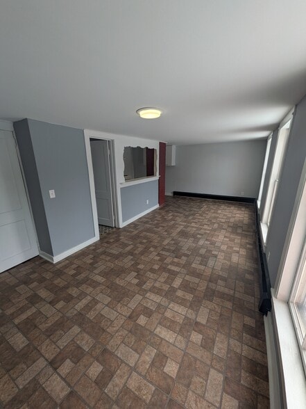 Building Photo - 2978 Vt Rte 14 N