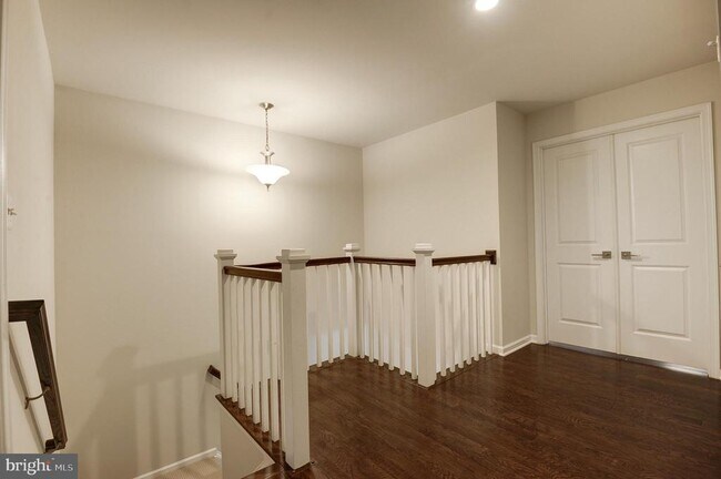 Building Photo - 25019 Cambridge Hl Ter
