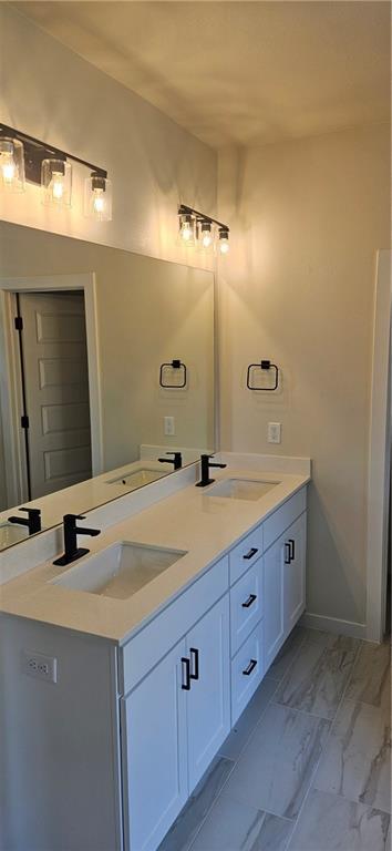 Building Photo - 6005 SW Coywolf St
