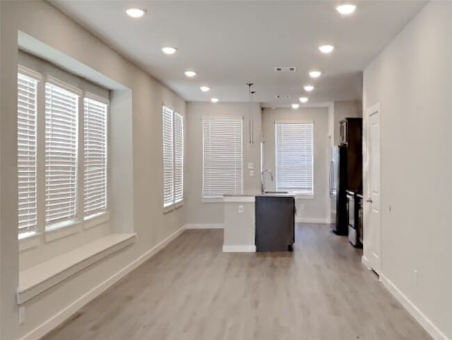 Building Photo - 2411 Foster Hl Rd