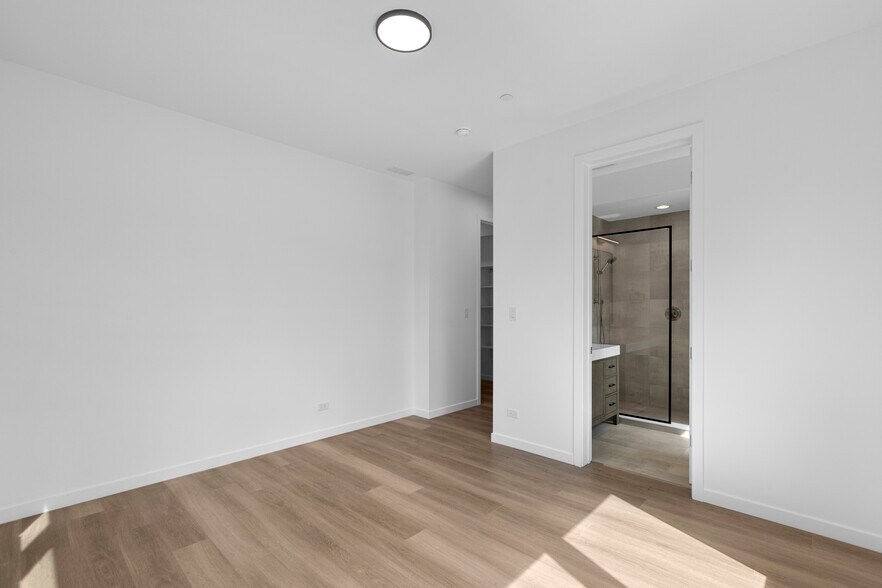 Building Photo - 204 S Leavitt St