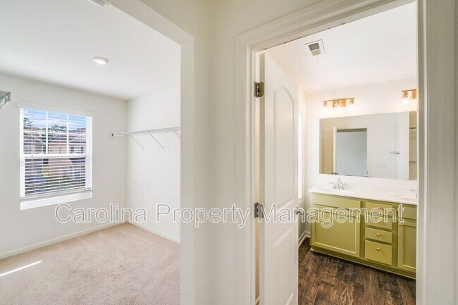 Building Photo - 12915 Hill Pine Rd