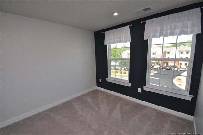 Building Photo - 200 Misty Pike Dr