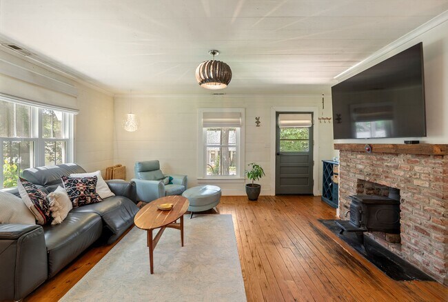 Building Photo - Park Flex Stays-MID-TERM RENTAL ONLY-Fully...