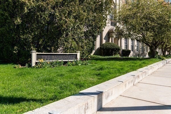 Building Photo - 16 Balmoral St