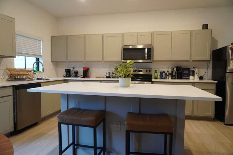 Building Photo - 385 NW 9th St