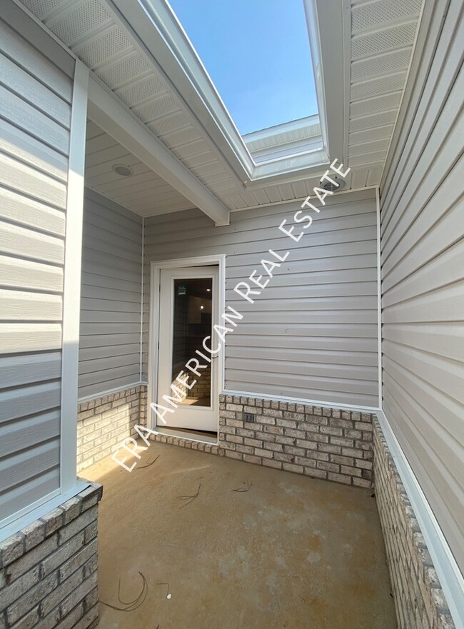 Building Photo - 1003 Skylark Rd