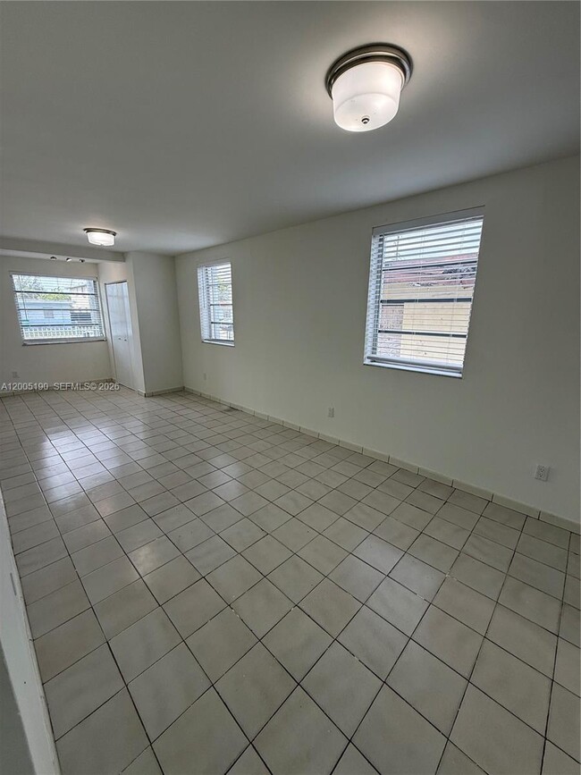 Building Photo - 7231 NW 2nd Terrace