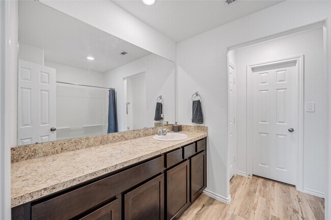 Building Photo - 32610 Orchard Haze Dr