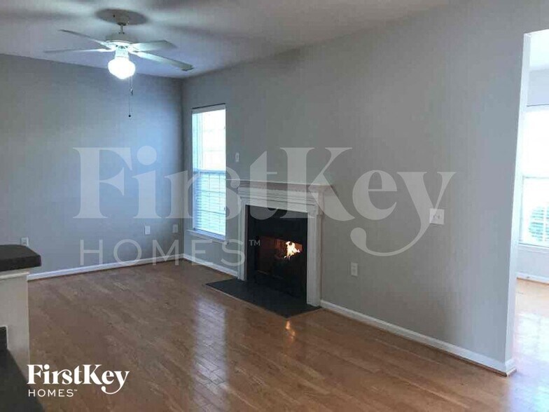 Building Photo - 4065 Eastford Court