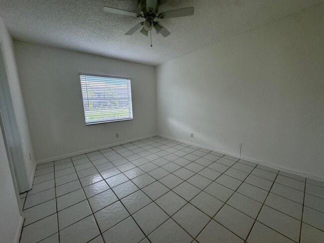 Building Photo - 2750 Forest Hills Blvd