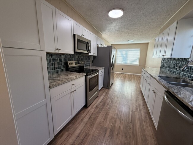 Building Photo - 714 E Beaver St