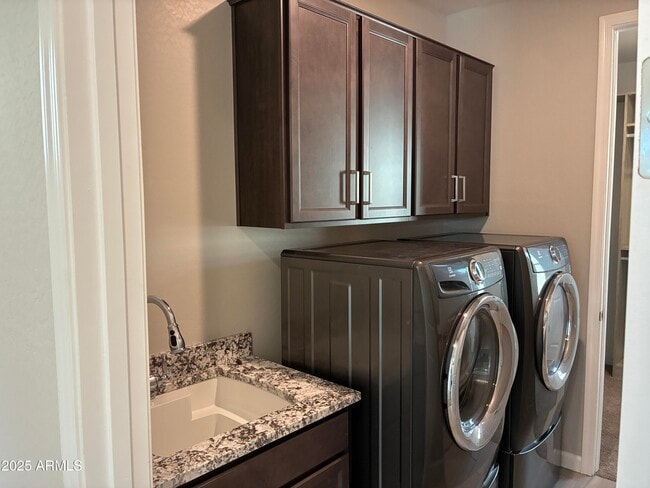 Building Photo - 6516 East Michigan Ave