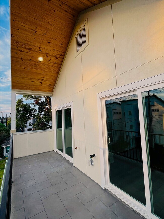 Building Photo - 3802 Yale St