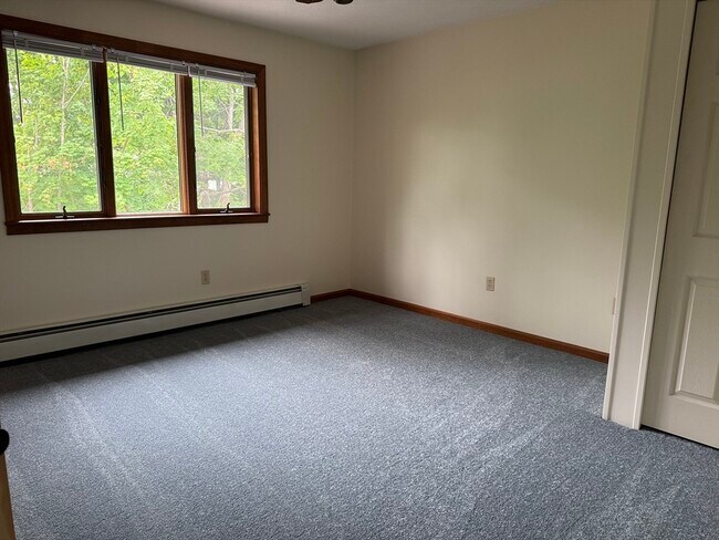Building Photo - 271 Wanoosnoc Rd