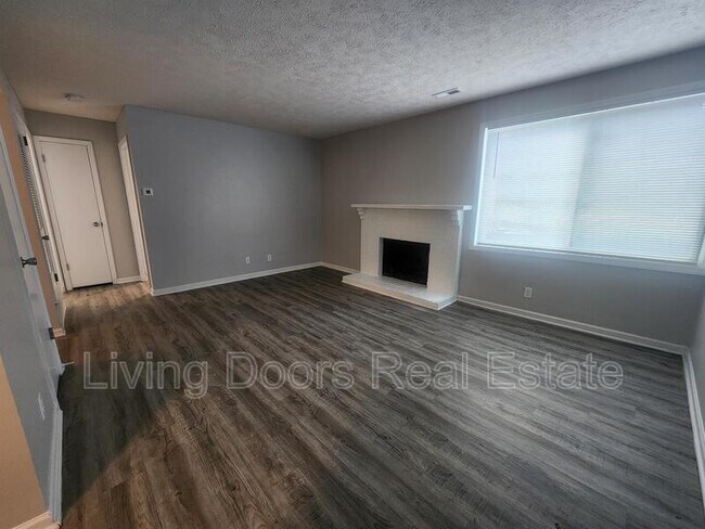 Building Photo - 660 S 20th St