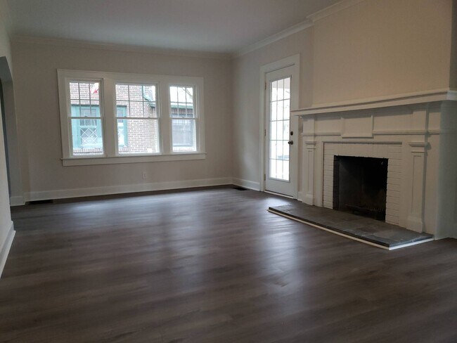 Building Photo - 5609 Central Ave