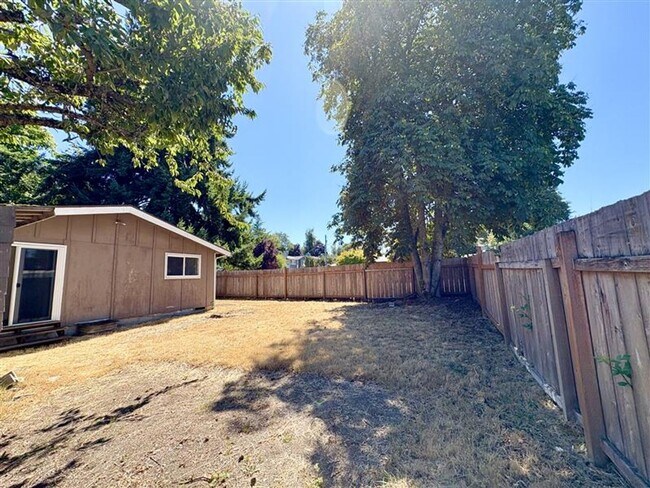Building Photo - Cozy & Clean 3BR Home in North Tacoma