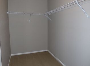 Building Photo - Modern & Convenient 3BR/3BA Home! AVAIL 07/15