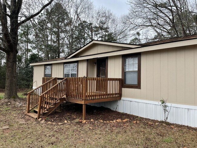Primary Photo - 3 bdrm / 2 bath