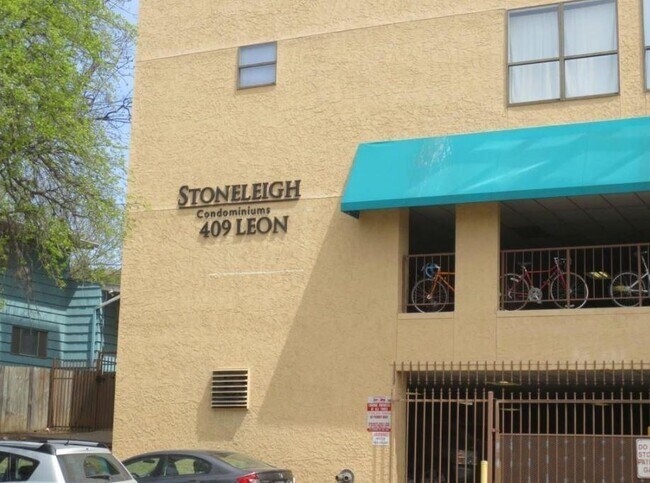 Primary Photo - 2409 Leon St