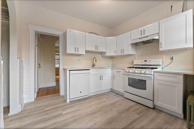 Building Photo - Just Updated Brookline Village Two Bed Con...