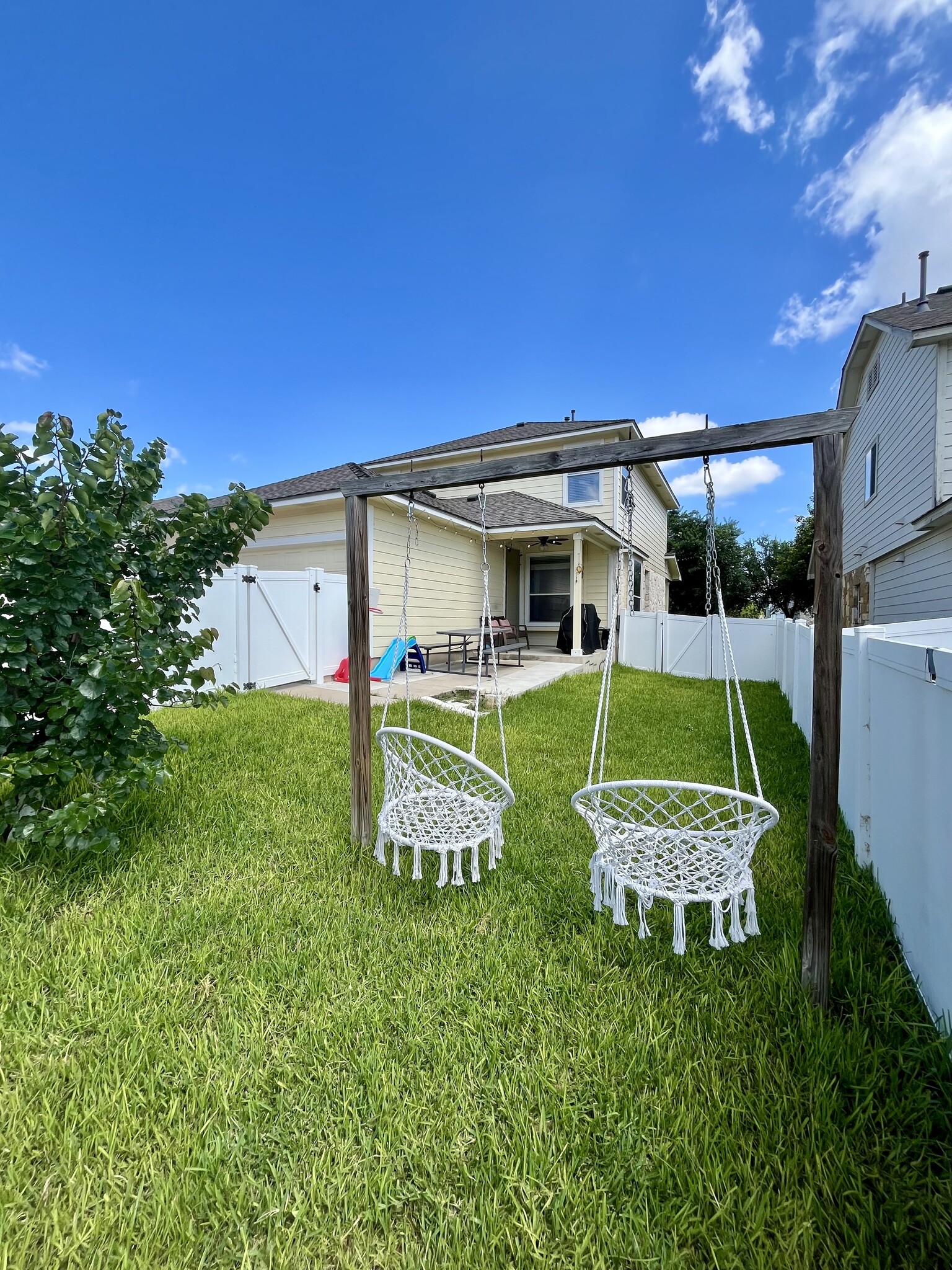 Building Photo - 313 Lava Bed Dr
