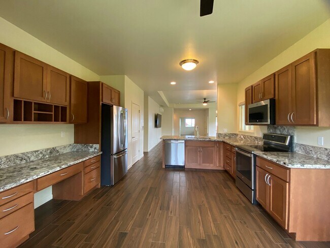Building Photo - Elegant 3-Bedroom Home at Makai Vista Gated Community – Waikoloa