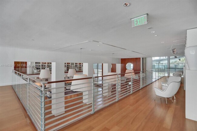 Building Photo - 2627 S Bayshore Dr