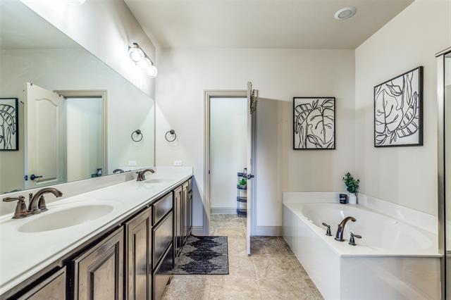 Building Photo - 4236 Riverview Dr