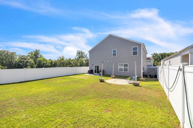 Building Photo - 207 Bridlewood Ln