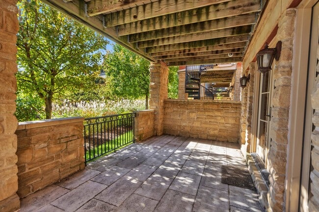 Building Photo - 17 Moorings Ln