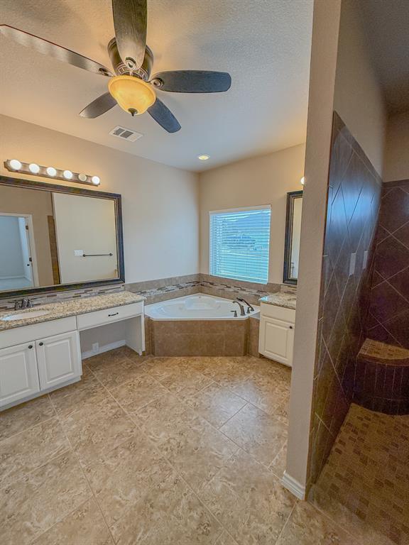 Building Photo - 300 Western Sky Trail