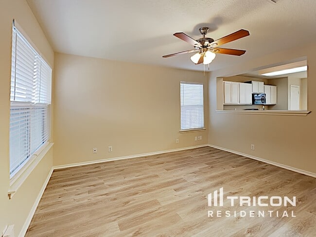 Building Photo - 8115 Thicket Pass