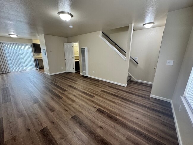 Building Photo - 114 Church St