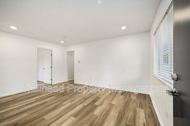 Building Photo - 7801 W 83rd St