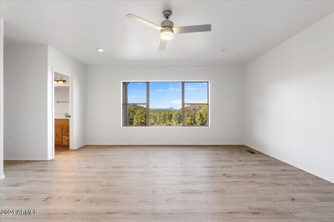 Building Photo - 1280 Majestic Vw Dr