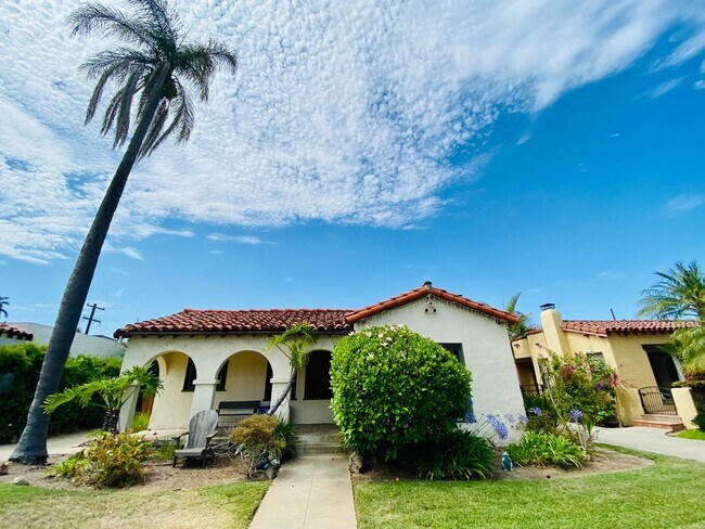 Building Photo - Beautiful 4 Bedroom Cottage in Kensington with Extra Room for an Office!