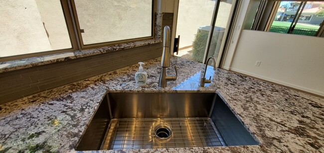 Building Photo - EXQUISITE SCOTTSDALE COUNTRY CLUB RENTAL O...