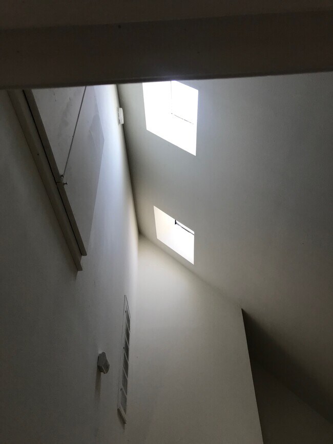 Building Photo - 14249 Friar St