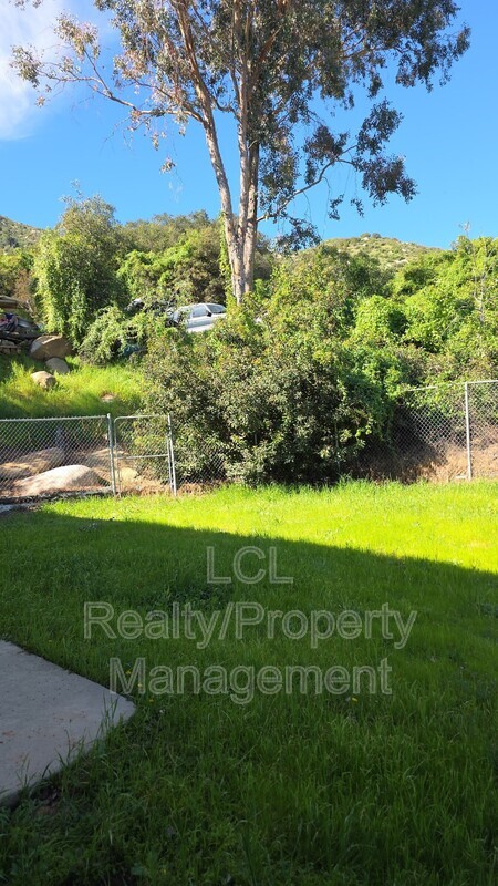 Building Photo - 33361 Gisborne St