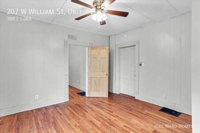 Building Photo - 207 W William St